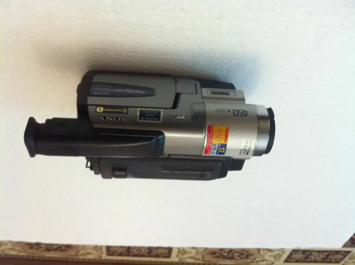 Видеокамера Sony Hi-8