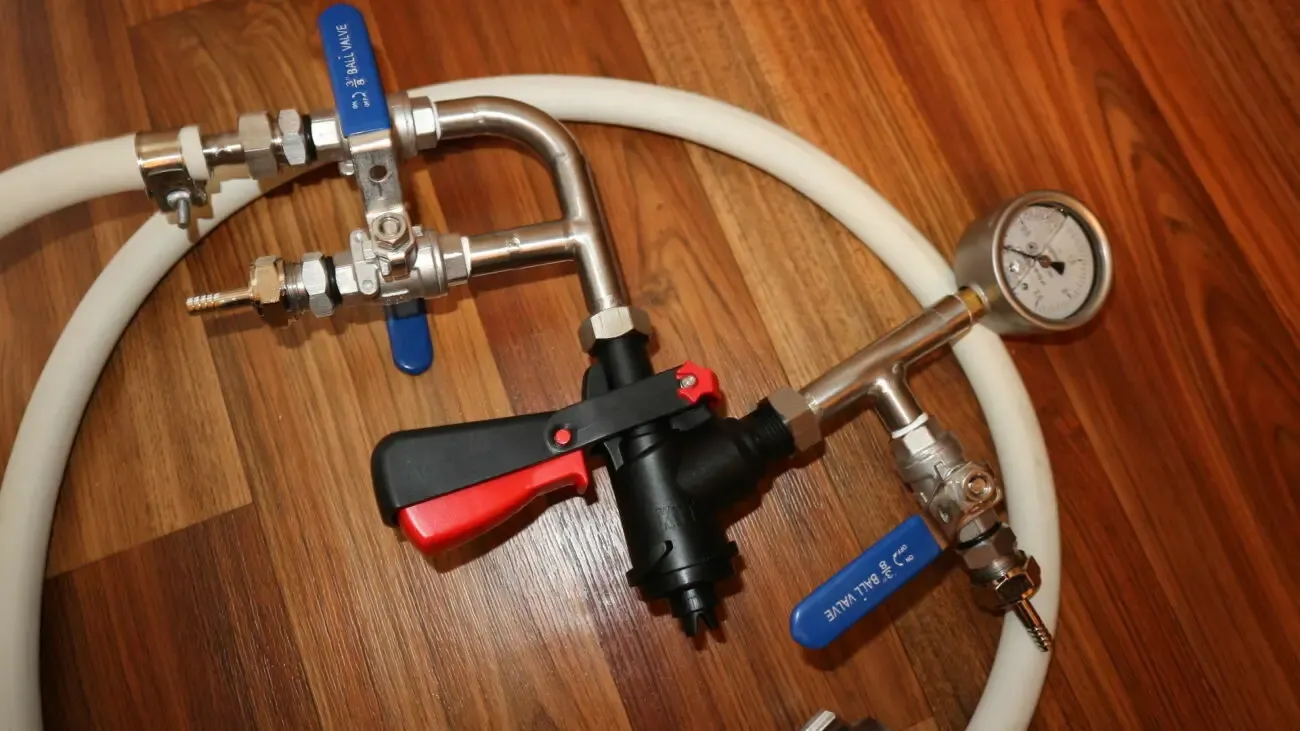 Заливочная головка для кег (co2+шланг+быстросъем) тип S армопласт 2