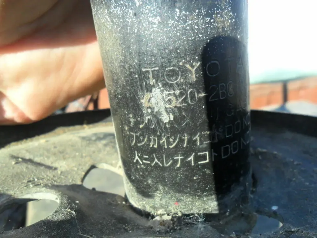 Амортизатор передний тойота карина, Toyota 48520-2b010, оригинал. 6