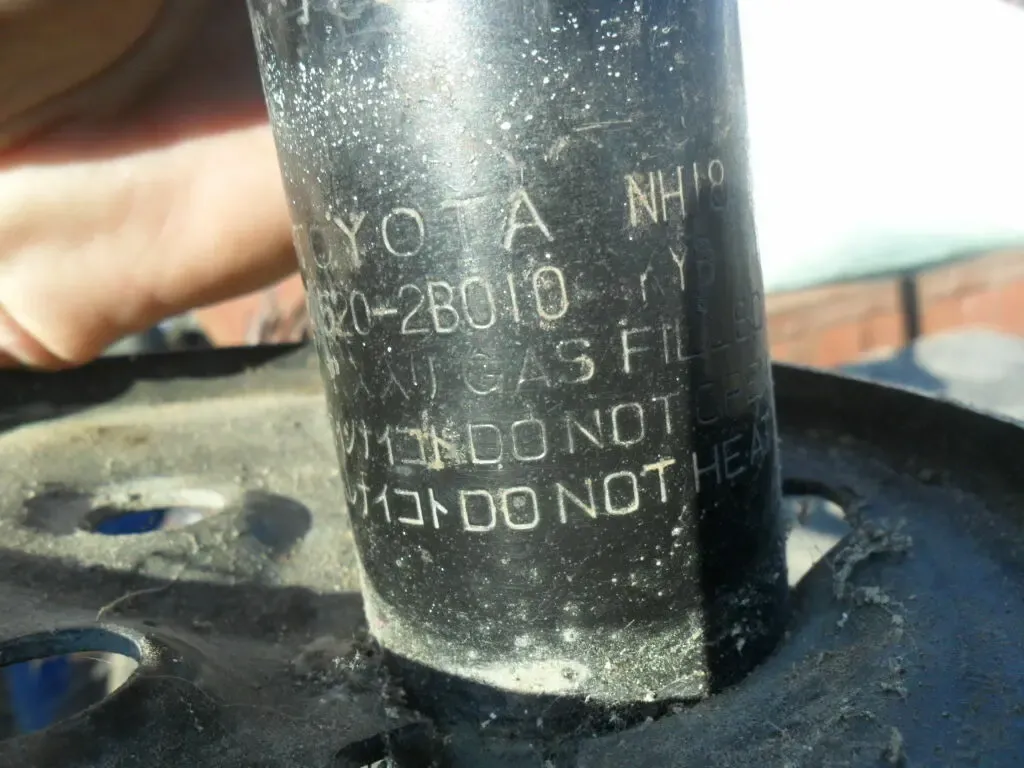 Амортизатор передний тойота карина, Toyota 48520-2b010, оригинал. 7