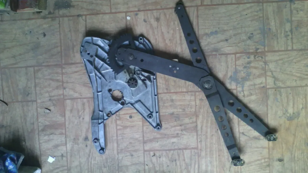 Механизм електростеклоподъемника Gm 90057204 опель Brose 410-18580re