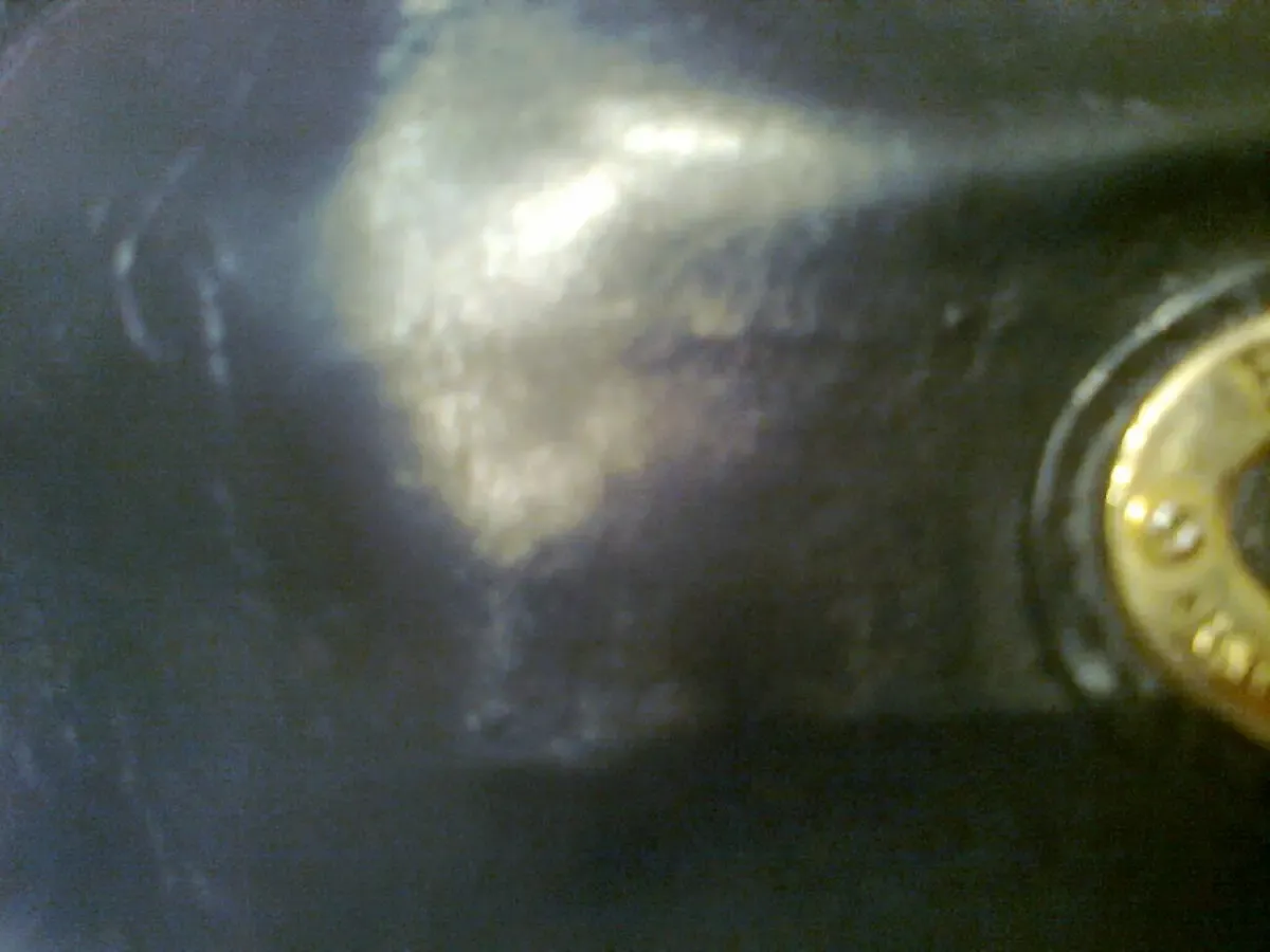 Черная сумка из искусственной кожи с красивыми аксессуарами.ГОЛЛАНДИЯ 10