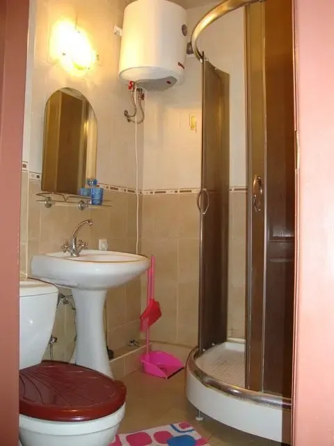 Сдаю посуточно 1 комнатна Черёмушки 6