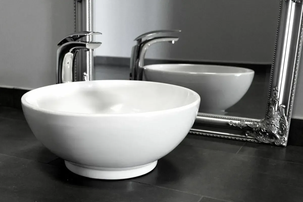 Умывальник на столешницу Rea Viola 40,5 см. 2