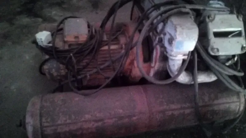 Продаем компрессор стационарный 10-200 атмосфер, 1983 г.в. 5