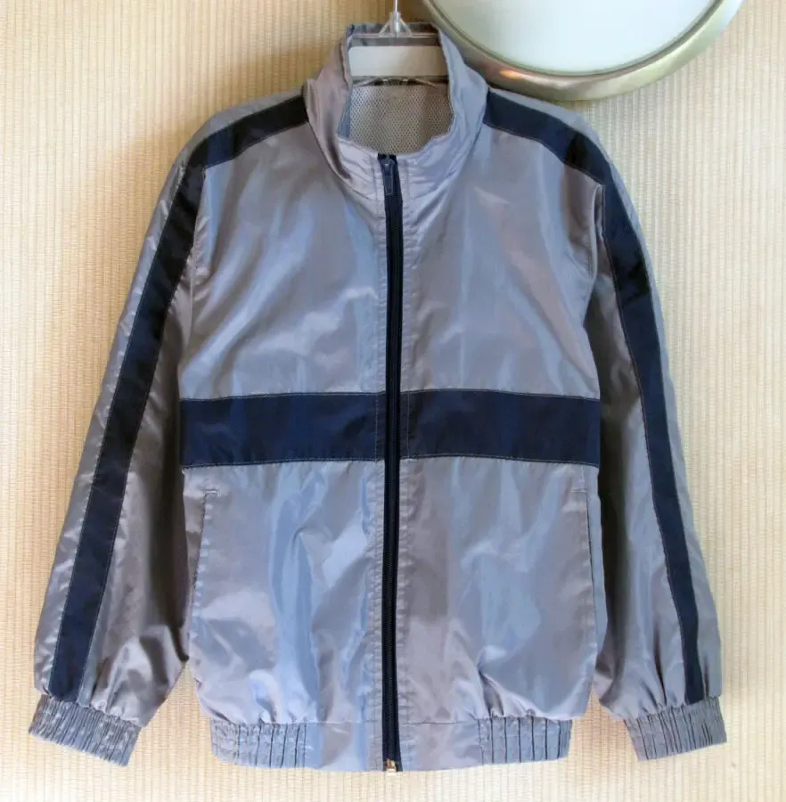 Отличная куртка, от 6 до 8 лет, новая!