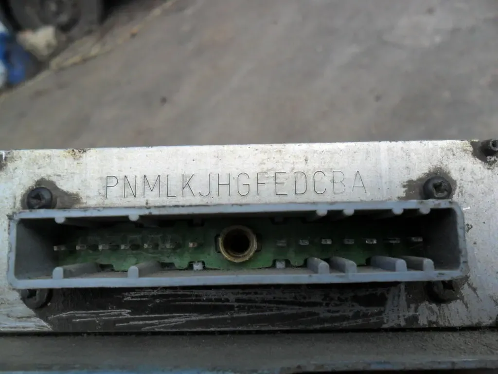 Блок управления зажиганием опель кадет е 1.3, 16061100 Bm, оригинал. 9