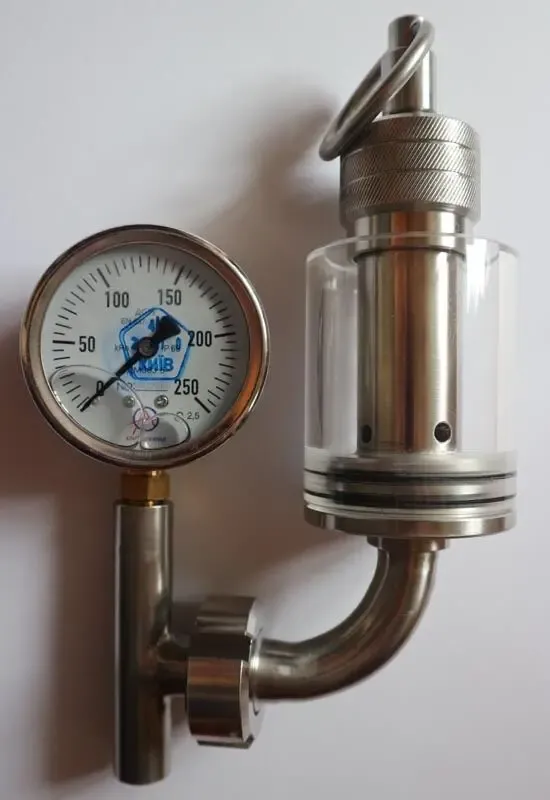 Шпунт-аппарат с манометром (верт. верх) сварка