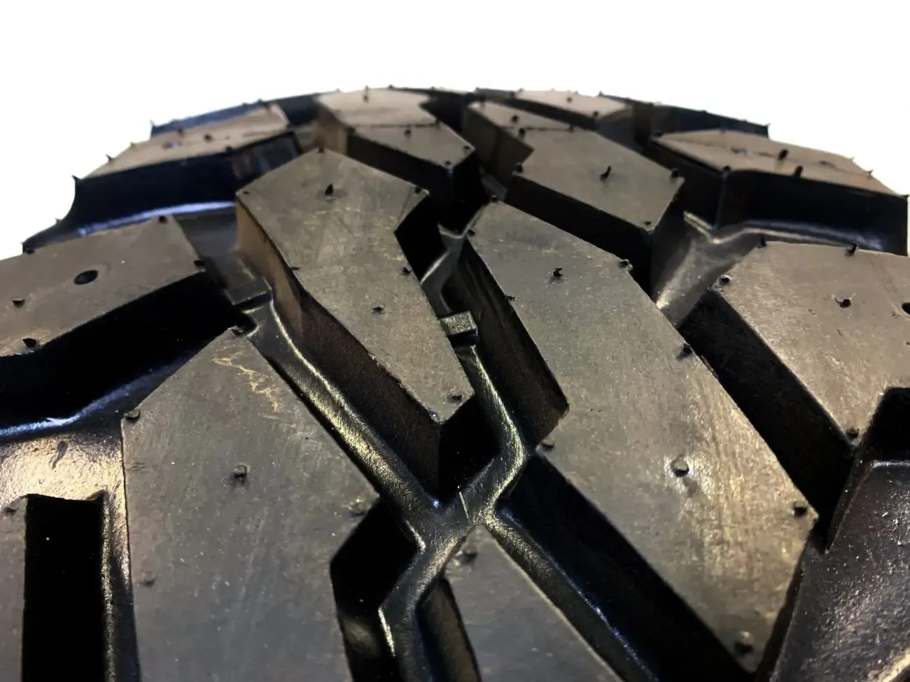 Шини болотні 245/70 R16 4x4 Mud Terrain резина грязевая M/T 7