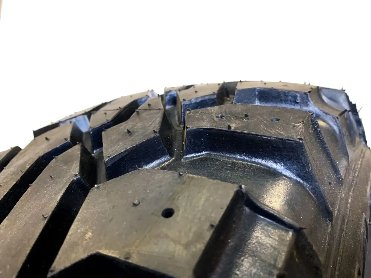 Шини болотні 245/70 R16 4x4 Mud Terrain резина грязевая M/T 8