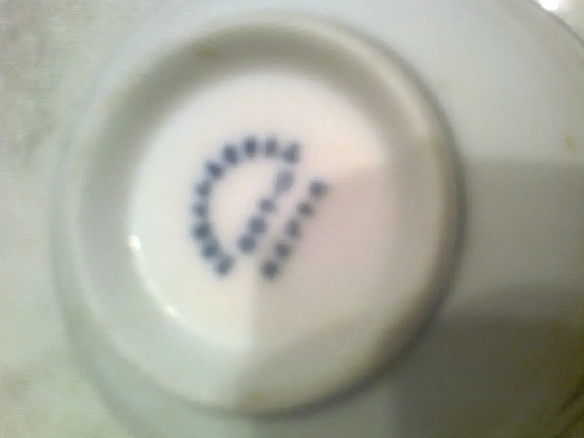 Красивая пиала фарфоровая с синими узором. новая 2