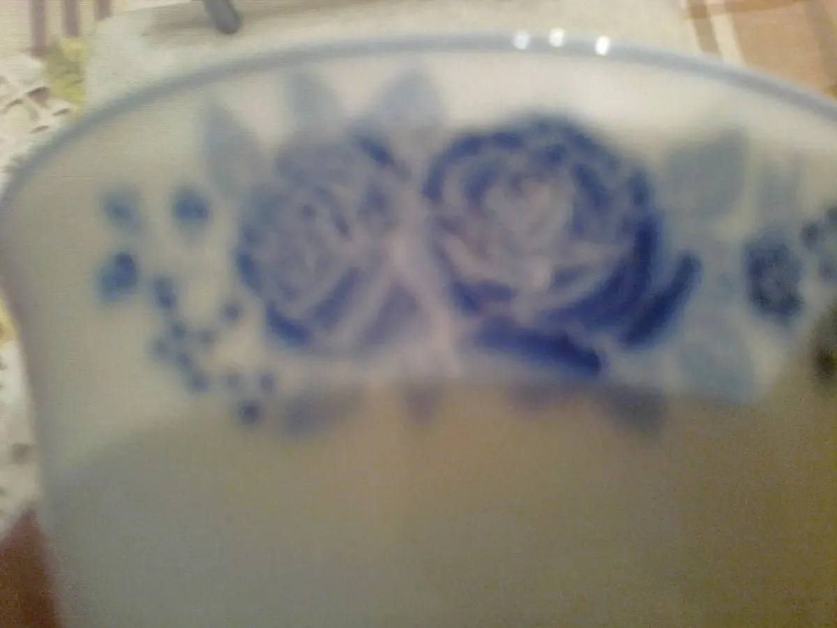 Красивая пиала фарфоровая с синими узором. новая 4