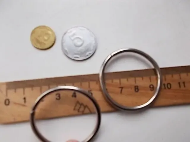 Кольца прочные белый металл тяжелые жесткие  2 штуки 6