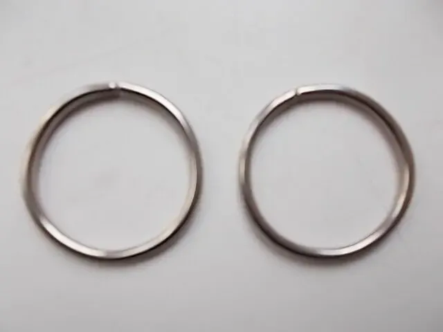 Кольца прочные белый металл тяжелые жесткие  2 штуки 3