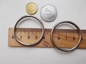 Кольца прочные белый металл тяжелые жесткие  2 штуки