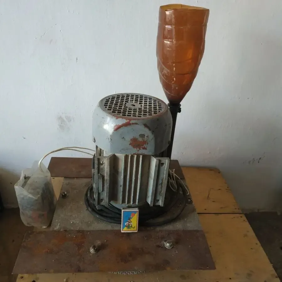 Зернодробилка надежная простая