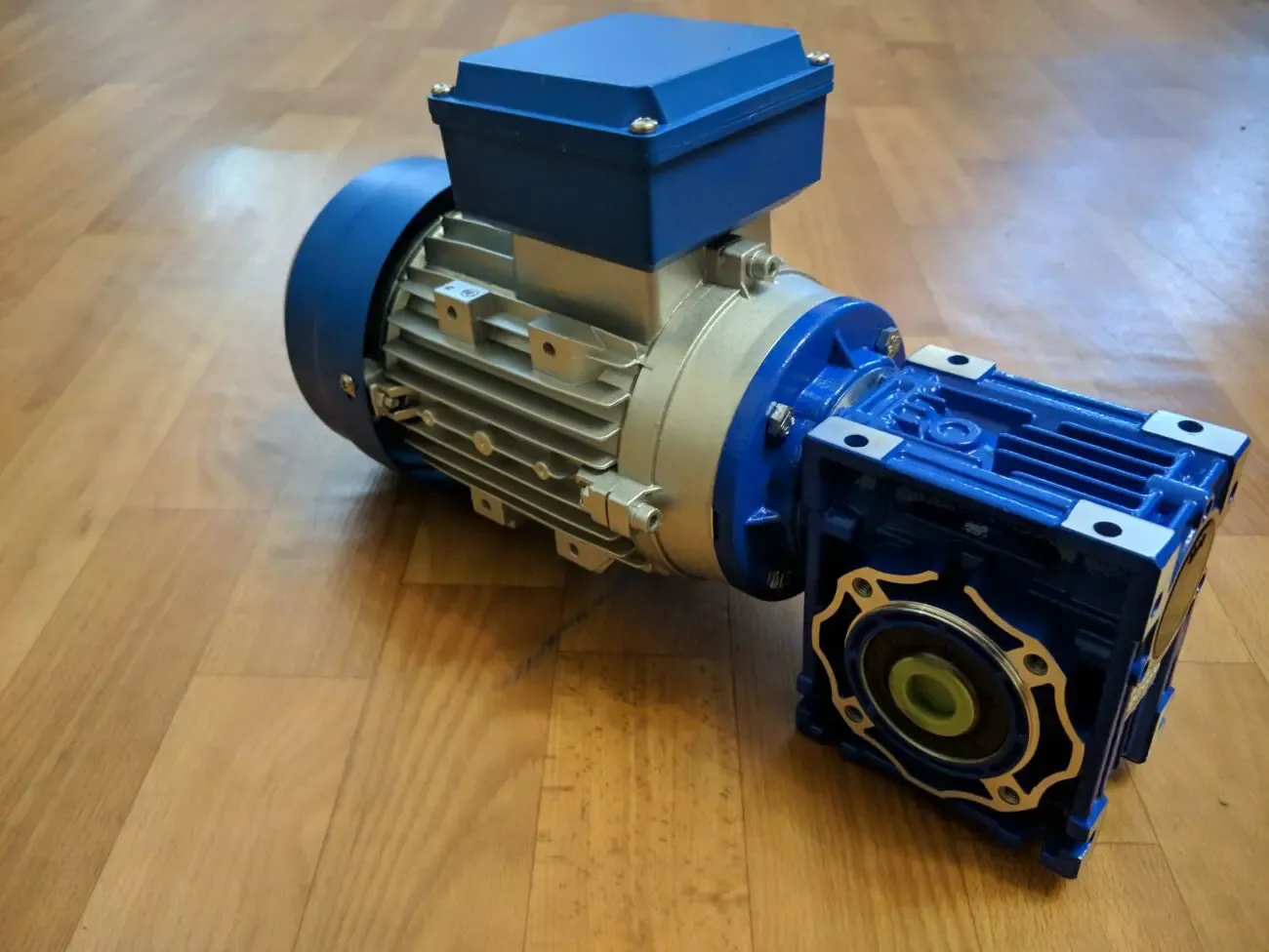 Редуктор черв'ячний NMRV 30/40/50/63/70/90/110/130/150 5