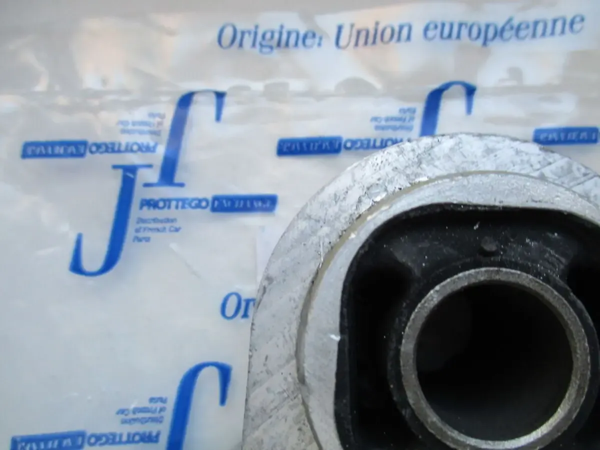 Сайлентблок задний (