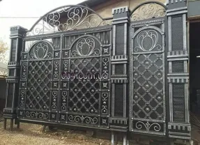 Кованые ворота.