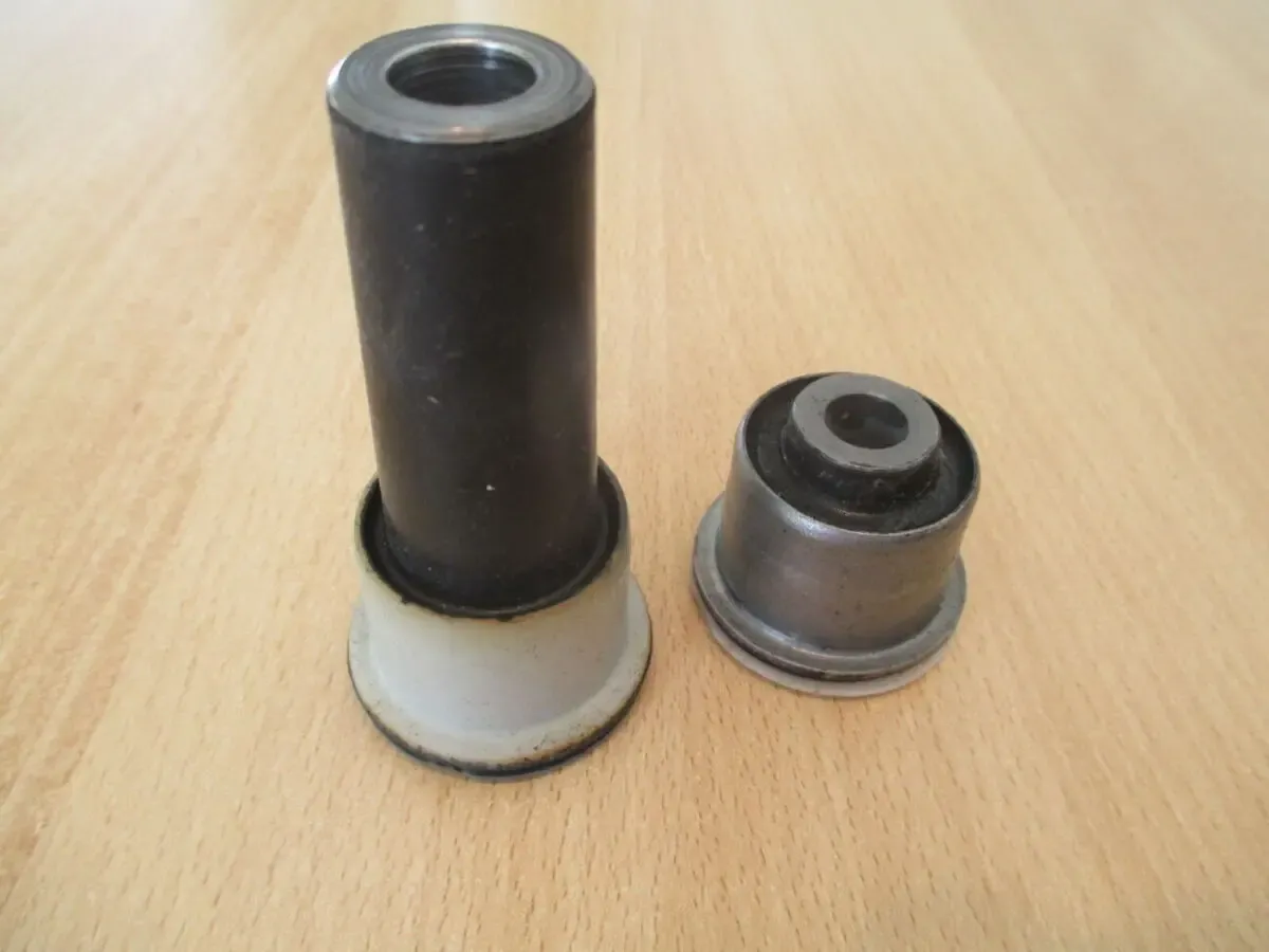Сайлентблоки переднего верхнего рычага пежо 407, ситроен с5 х7, с6 5