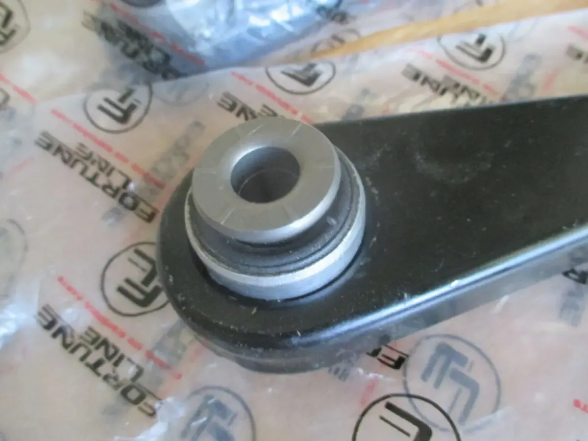 Задний поперечный малый рычаг пежо 407, 508, ситроен с5 х7, с6. 8