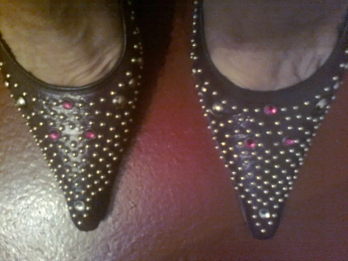 Красивые  вишневые кожаные туфли с металлическими вставками италия 9