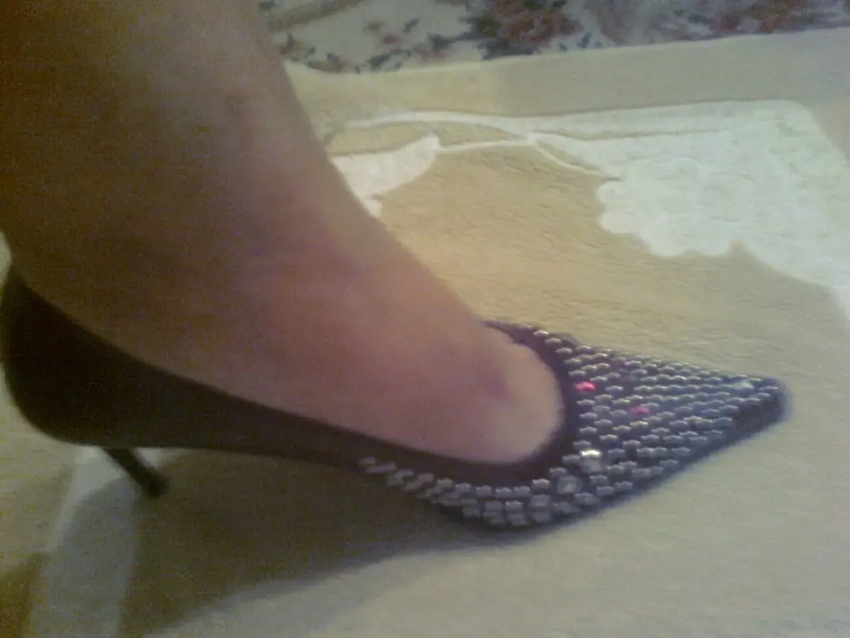 Красивые  вишневые кожаные туфли с металлическими вставками италия 10