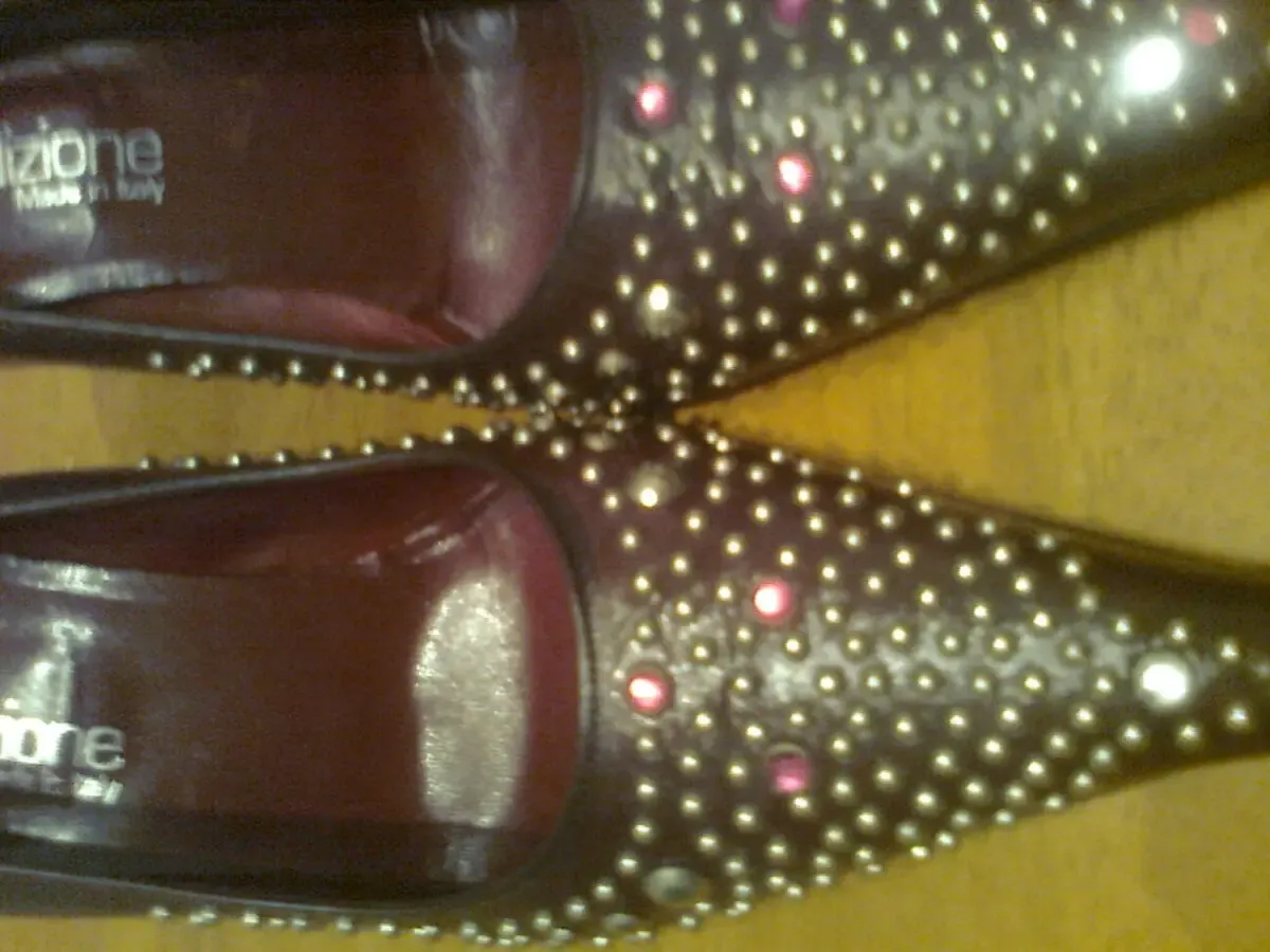 Красивые  вишневые кожаные туфли с металлическими вставками италия 6