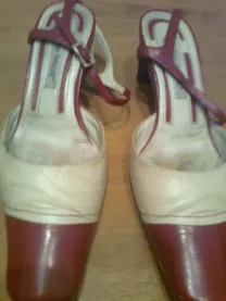 Стильные кожаные красно-бежевые босоножки. италия