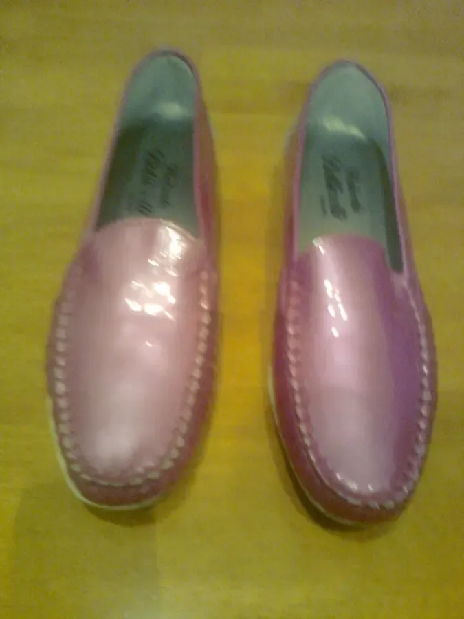 Стильные лаковые розово-малиновые мокасины.ИТАЛИЯ. Новые.р.37.Ботич.