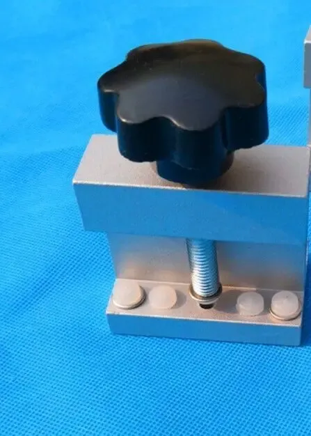 Вскрыватель реза толстого стекла и керамической плитки . 3