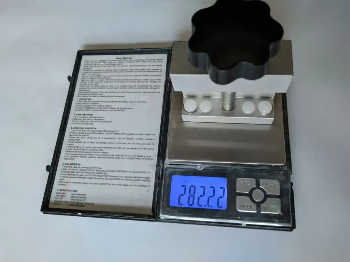 Вскрыватель реза толстого стекла и керамической плитки . 7