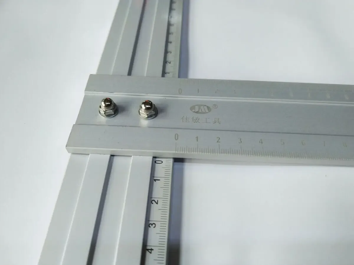 Угольник т-образный 7