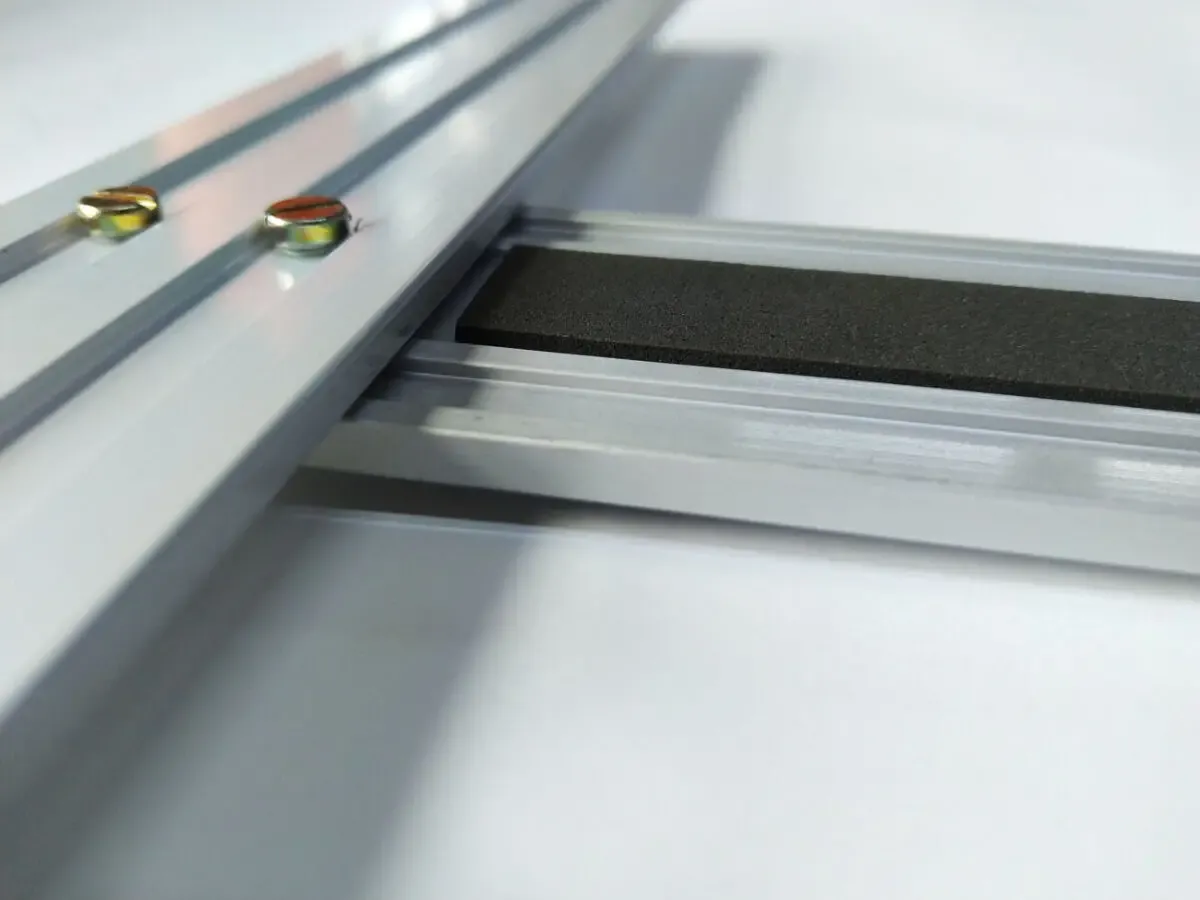 Угольник т-образный 6