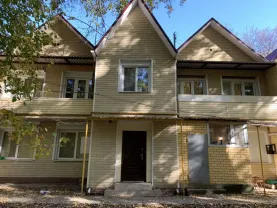 Продам двухуровневые апартаменты 78 м2 в лесу на берегу реки в с. Хащ