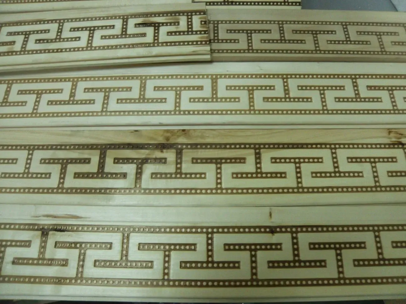 Тиснение древесины узор восточный -200 грн м2 5