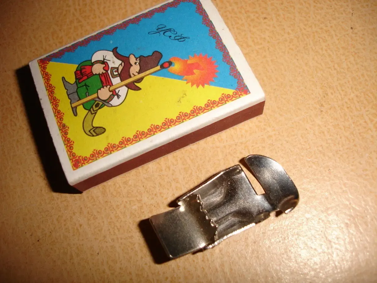 Пряжка металева на ремінь/пояс шир. до 2 см; нова; срср; три деталі 6