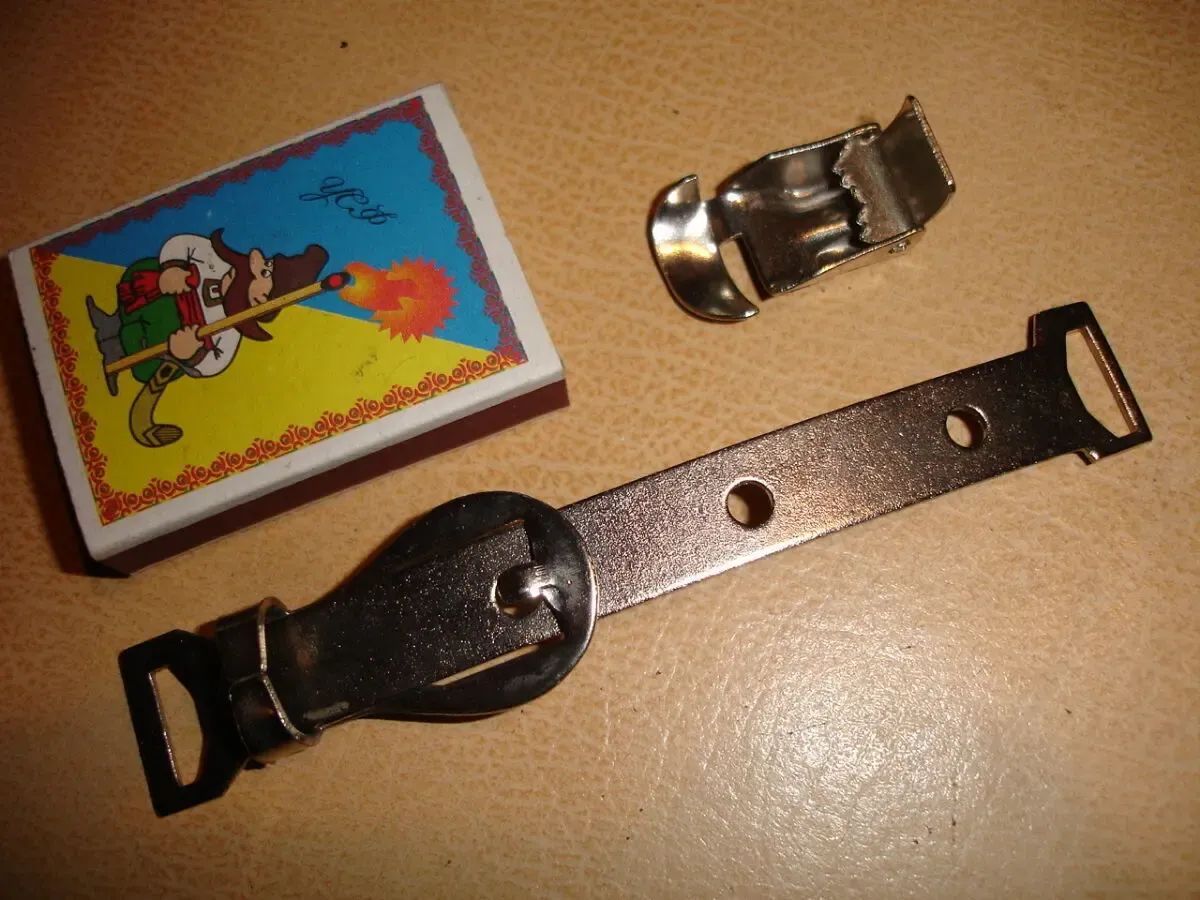 Пряжка металева на ремінь/пояс шир. до 2 см; нова; срср; три деталі