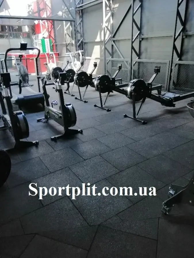 Резиновая плитка для спортивных площадок. 2