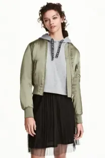 Оливковая сатиновая куртка бомбер 36 H&amp;amp;amp;m