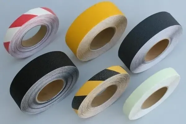Протиковзкі стрічки та сигнальний скотч 2