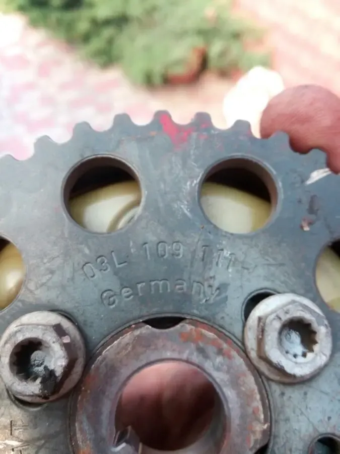 03l109111 03l109239a шестерня распредвала в сборе со ступицей Vag Tdi