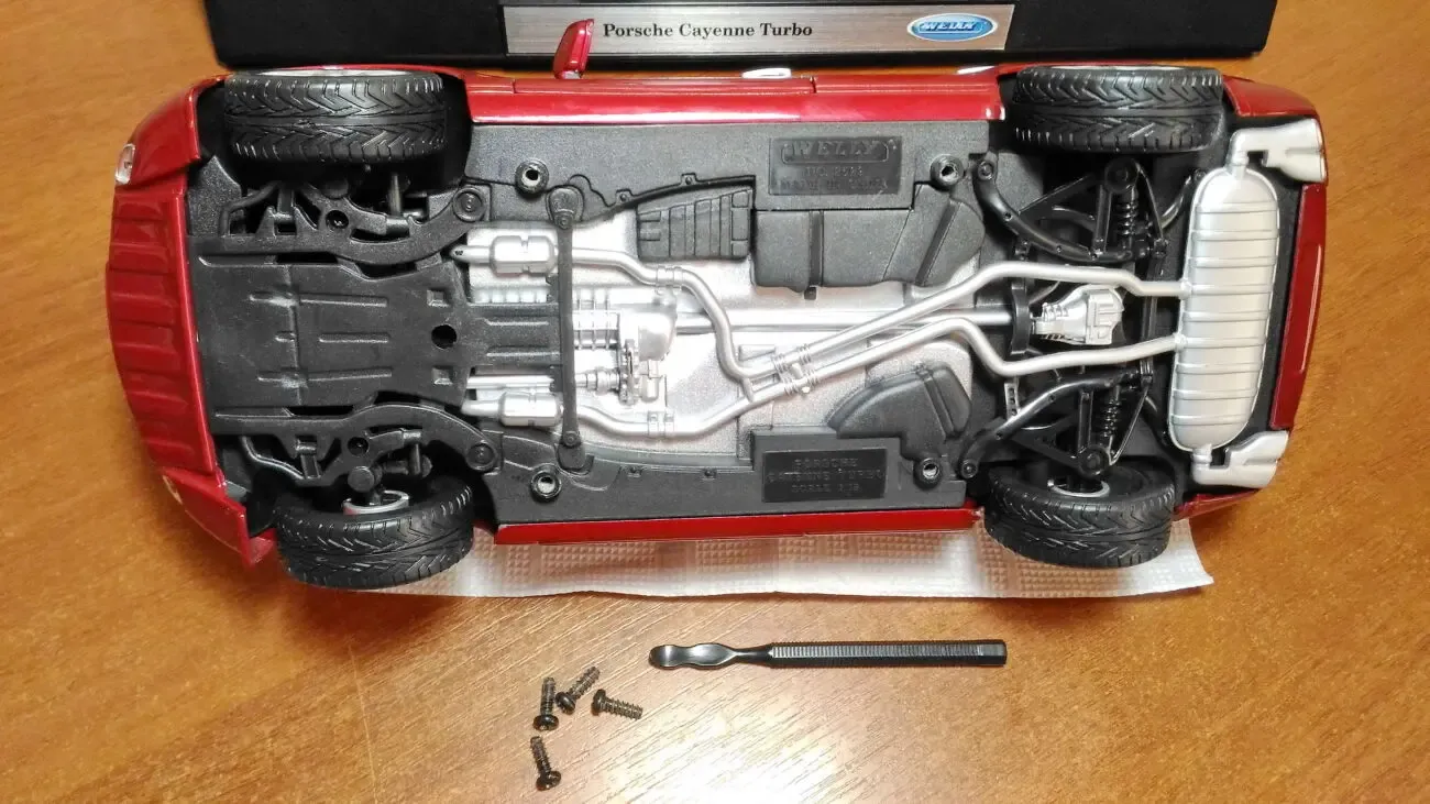 Welly Collection - Porsche Cayenne Turbo 1:18 8