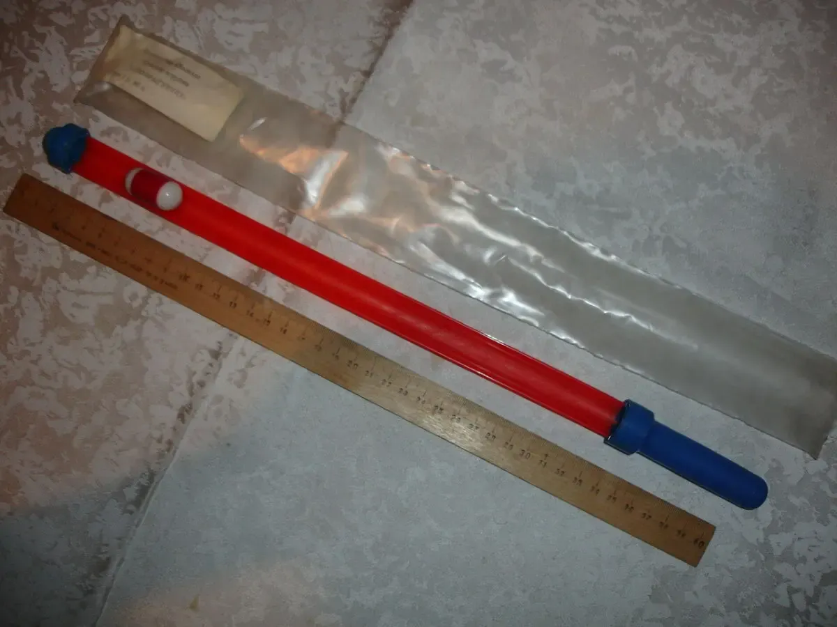 Сувенир-ИГРУШКА-попрыгунчик/іграшка-СТРИБУНЕЦЬ, довжиною 41 см. НОВА