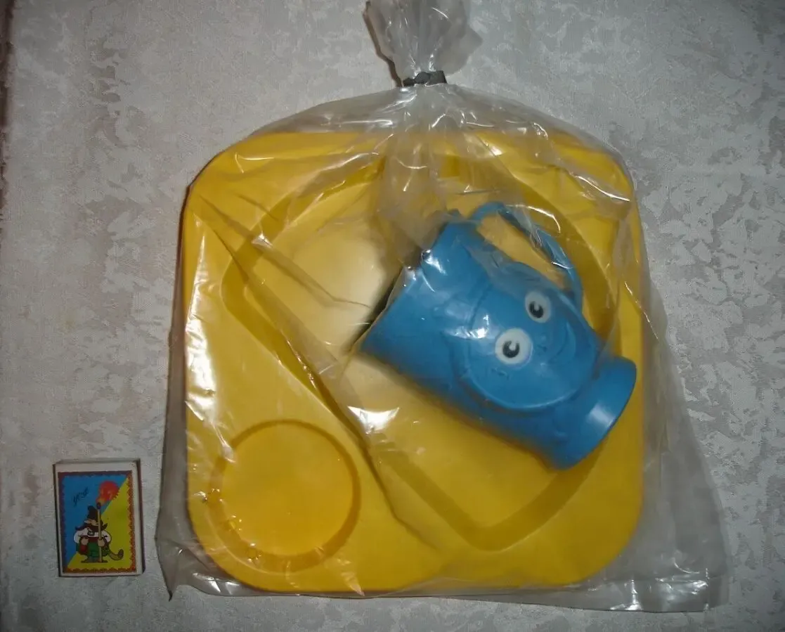 Игрушка/іграшка - медведь спортсмен; вис. 10 см; гумова; нова; ссср 9