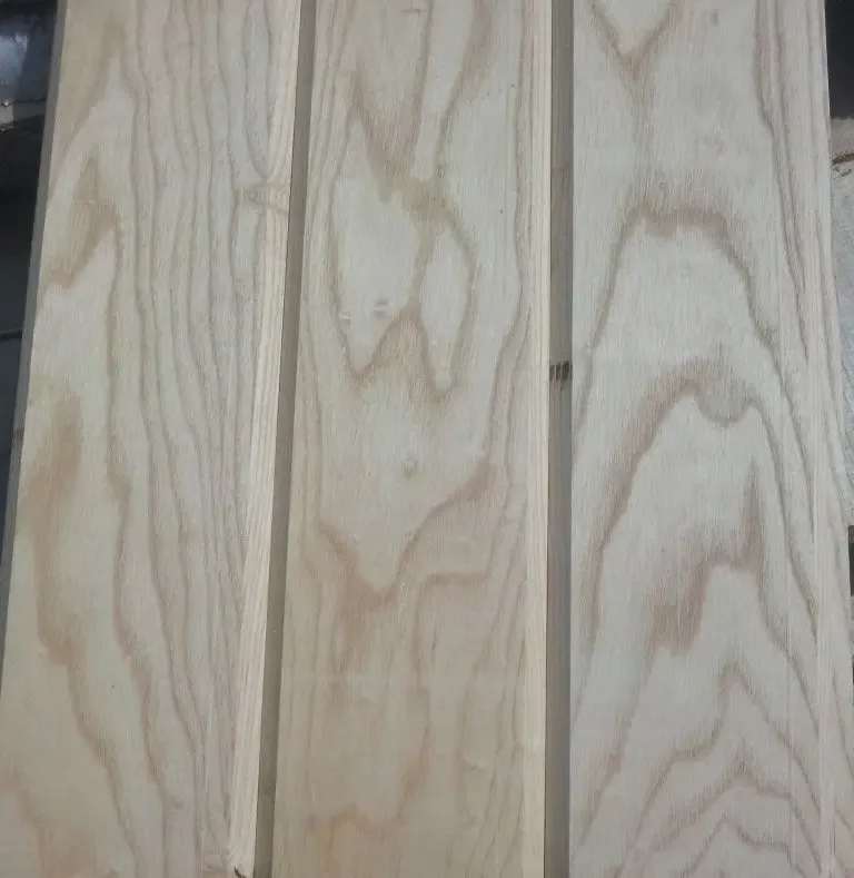 Дубовая сухая рейка 30х50 мм длиной 2 метра.