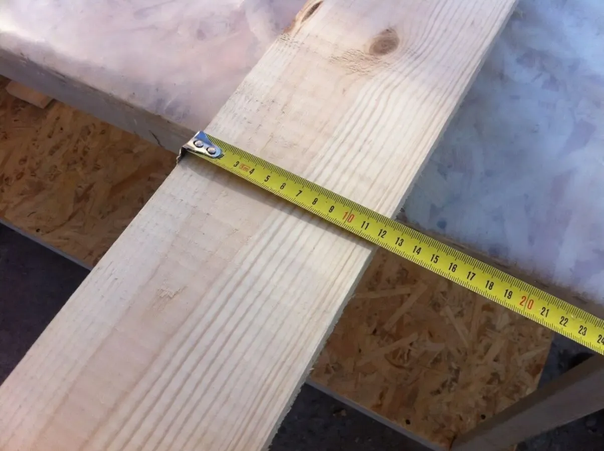 Доска сухая, строганная 20 на 100 мм длиной 2 метра и 2,5 метра.