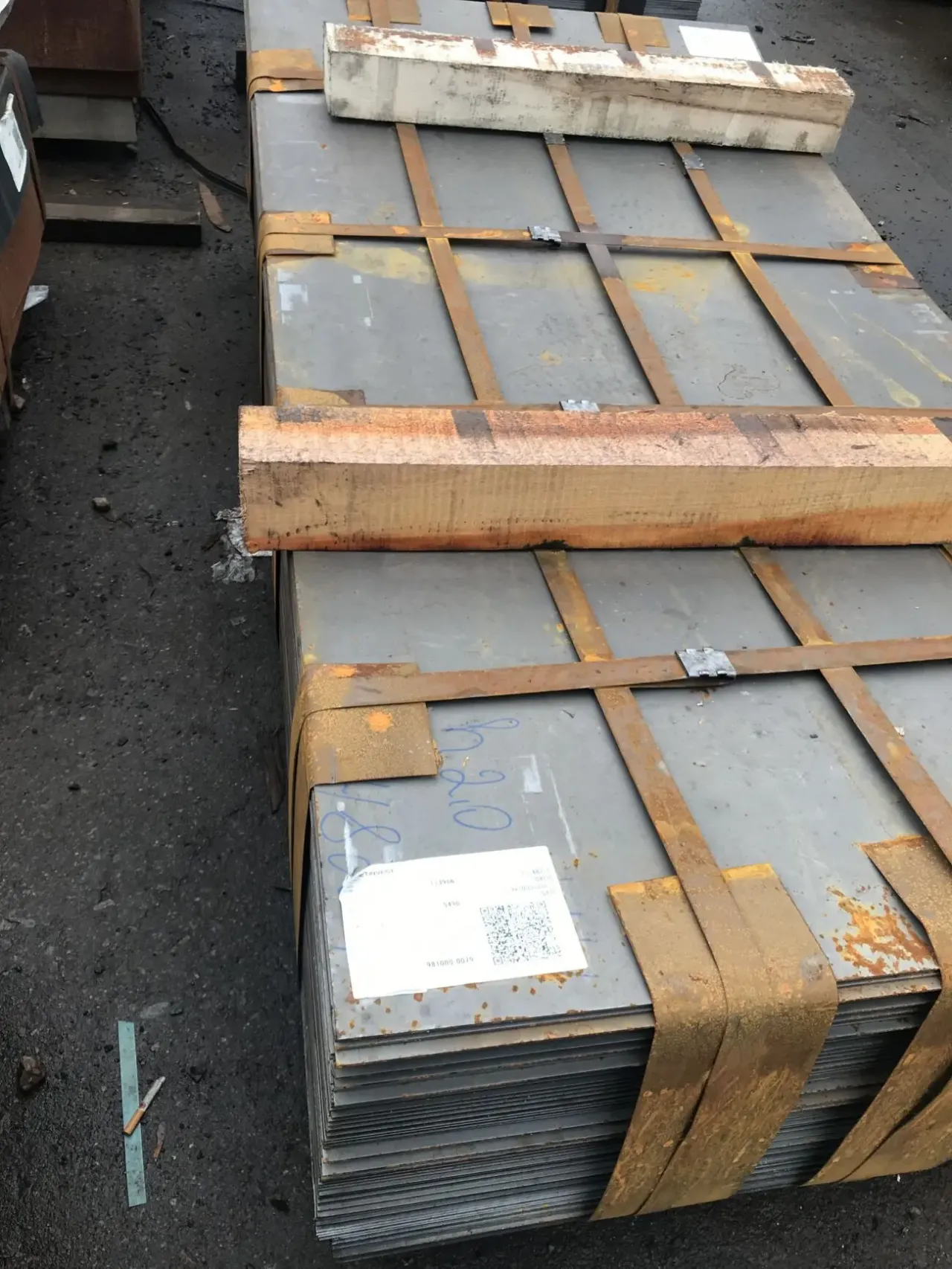 Продам лист новый (недорого) и перекат от 2мм до 100мм