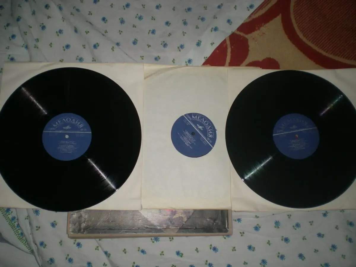 Три пластинки.опера в 3-х действиях. пиковая дама. состояние отличное 3