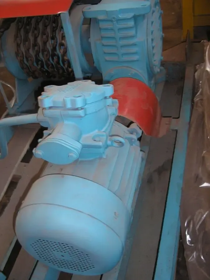 Лебідка електрична для підіймання туш ВРХ ЛМБ-1-1000. склад.зберігання 4